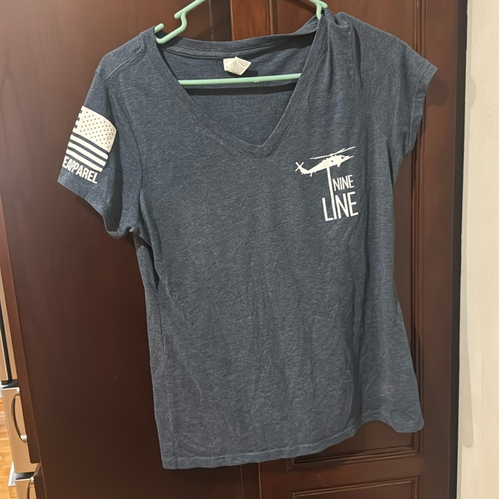 Women’s Size Medium Nine Line T shirt